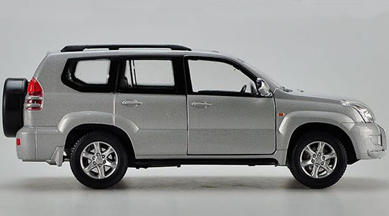 White Silver 1 24 Scale Diecast Toyota Land Cruiser Prado
